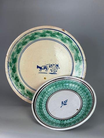 Plat (2) - Coppia di piatti maiolica siciliana spugnata -, Antiquités & Art