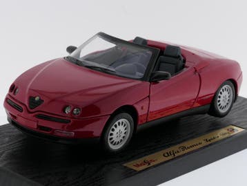 Schaal 1:18 Maisto 31831 Alfa Romeo Spider (1995) #9643, Hobby en Vrije tijd, Modelauto's | 1:18, Ophalen of Verzenden, Gebruikt