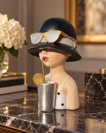 sculptuur, Stijlvolle damesbuste met cocktail – Art Deco