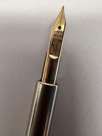 Pilot - CN-400BS - Vulpen, Nieuw