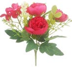 Boeketje ranonkel hortensia hydrangea en besjes meirood
