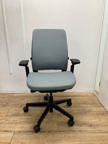 Refurbished Steelcase Amia Grijs Met Nieuwe Stoffering, Verzenden, Zo goed als nieuw, Grijs, Bureaustoel