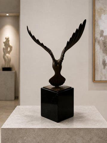 sculptuur, Bronzen duif in vlucht - vrede, vrijheid en