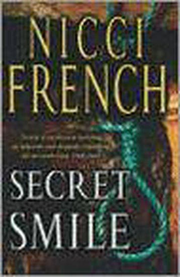 Secret smile - French, Verzenden, Nieuw