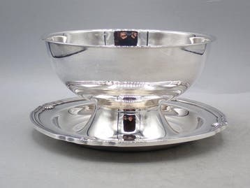 Christofle - Kom - With attached underplate - Verzilverd -