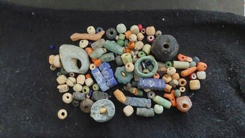 Oudegyptisch naar Romeins Glas meer dan honderd oude kralen