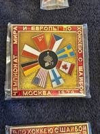 Écussons USSR Soviet Union themed collection badges -, Antiek en Kunst