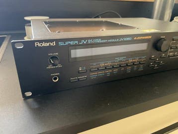 Roland - Super JV 64 Voice synthesizer module JV-1080 - -