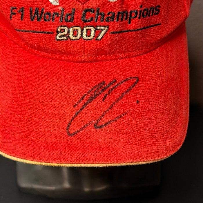 Ferrari - Formule 1 - Kimi Räikkönen - 2007 - Honkbalpet, Verzamelen, Automerken, Motoren en Formule 1