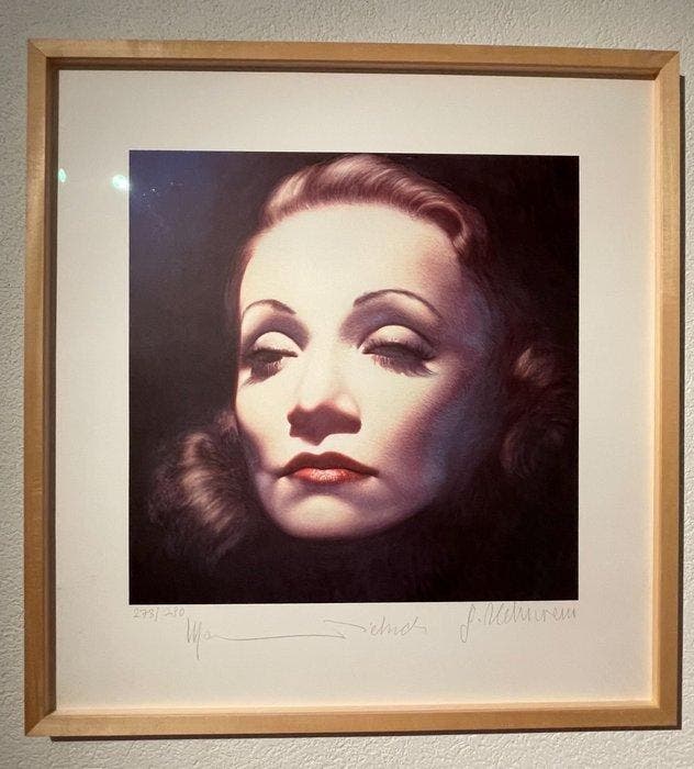 Gottfried Helnwein (1948) - Marlene Dietrich (handsigniert, Antiquités & Art, Antiquités | Autres Antiquités