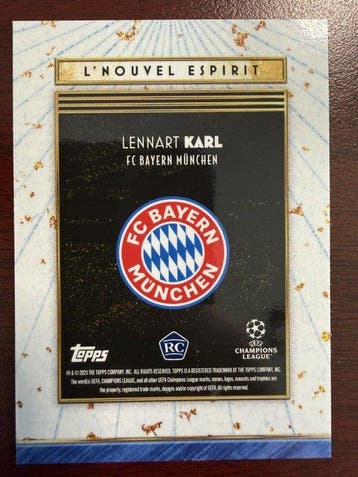 2025/26 Topps Deco UCC Lennart Karl ROOKIE 16/99 Parallèle, Nieuw