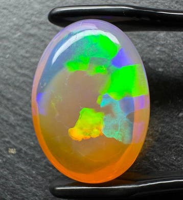 Opaal Cabochon- 3.35 g