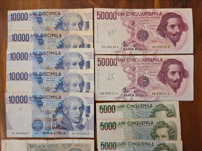 Italie. Lot of 114 notes - 1000, 5000, 10000, 50000 Lire, Timbres & Monnaies, Billets de banque | Europe | Billets non-euro