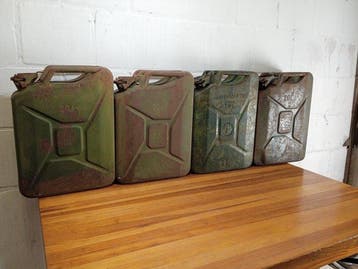 Jerrycan (4) - Acier - Boîte militaire vintage