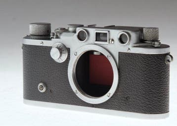 Leica IIIc **red curtain** + Summar f=5cm 1:2 Viewfinder