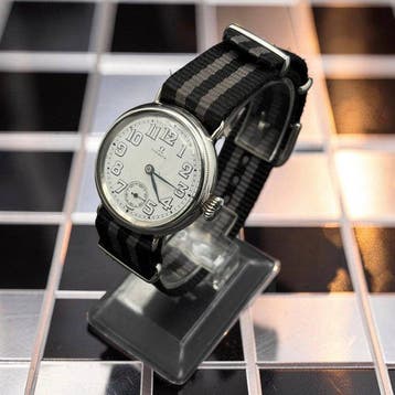 Omega - Trench Watch / Reloj de Trinchera (Transición, Nieuw