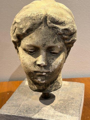 Beeldje - Hoofd van jonge vrouw - Steen, Hars