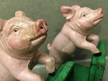 Boekensteunen (2) - Gietijzer - VARKENS BOEKENSTEUNEN