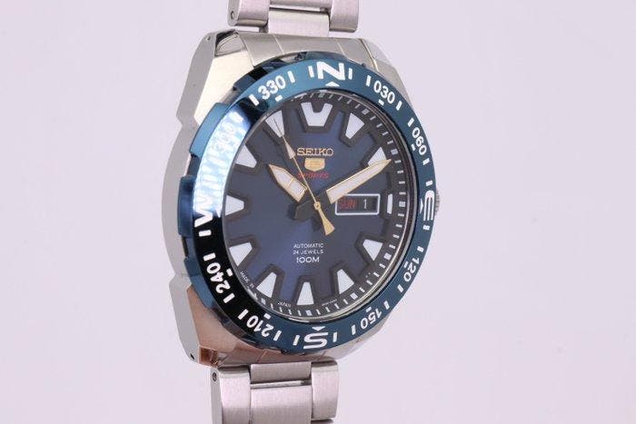 Seiko - Seiko 5 - Zonder minimumprijs - SRP747J1 | 4R36-04V0, Handtassen en Accessoires, Horloges | Antiek