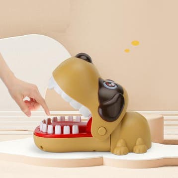 Hond met Kiespijn Bruin Spel Bijtende Drankspel Krokodil, Verzamelen, Verzenden, Nieuw