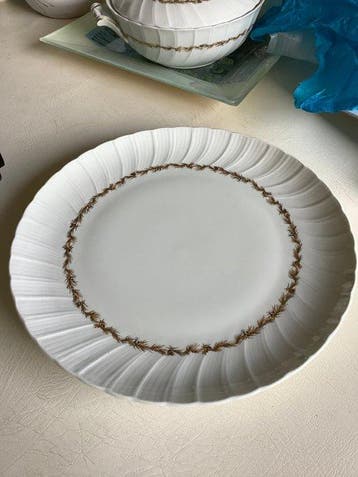 Bernardaud & Co. Limoges - Serveerschaal (2) - chardons, Antiek en Kunst