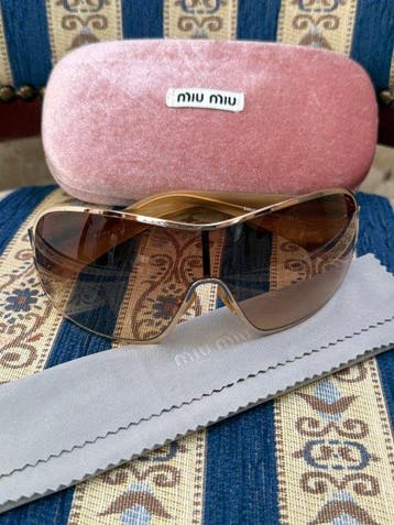 Miu Miu - Limited edition: Miss QUEEN - Lunettes de soleil, Nieuw