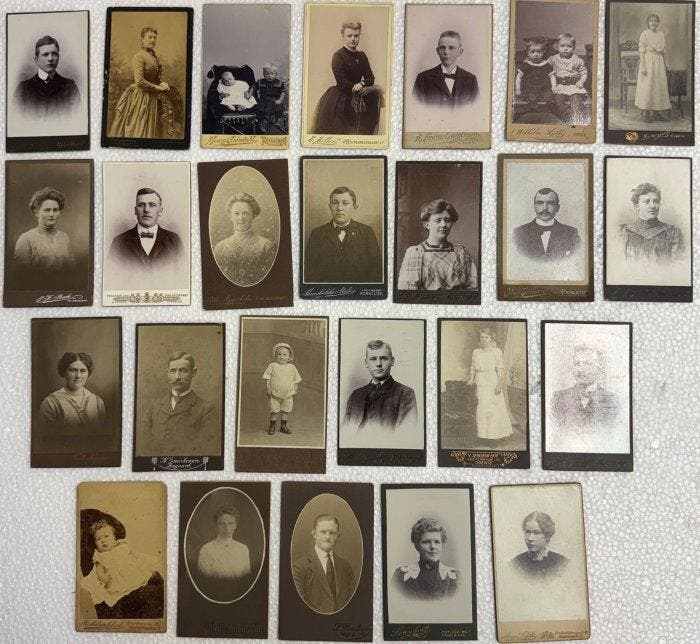 Carte de Visite portraits - Danish photographers - 100 CDV, Antiek en Kunst, Kunst | Tekeningen en Fotografie