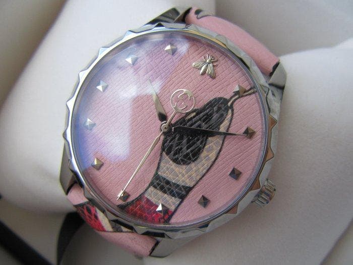 Gucci - Gucci GTimeless, 126.4 Snake Pink Dial Orologio, Handtassen en Accessoires, Horloges | Heren