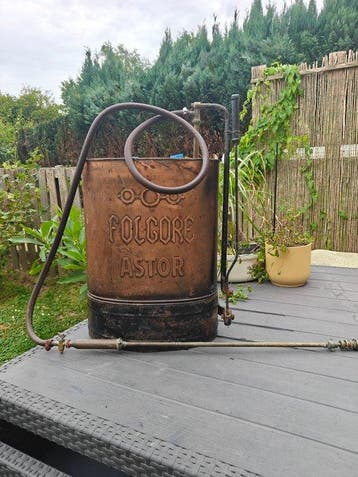 Équipement industriel - Italie - Pulvérisateur pour tapis au