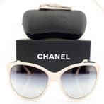 Chanel - Collection Miroir Wayfarer Oversized White with