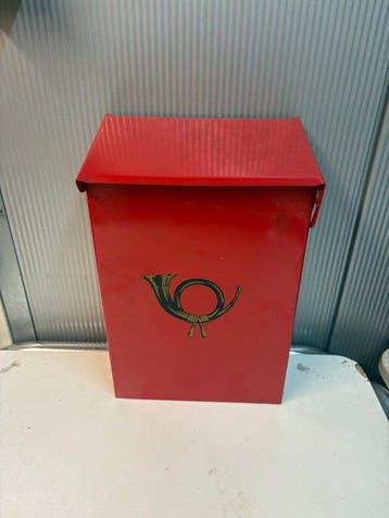 Brievenbus - Vintage Rode Metalen Brievenbus – Posthoorn, Antiek en Kunst