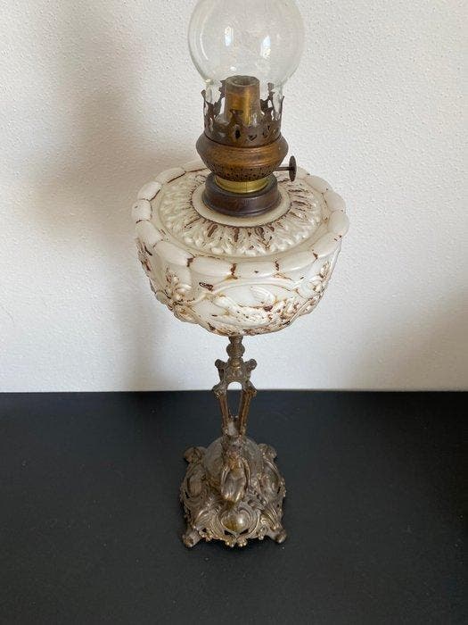 Petroleumlamp - Brons - Nimfvoet & Opaalglas, Antiek en Kunst, Antiek | Overige Antiek