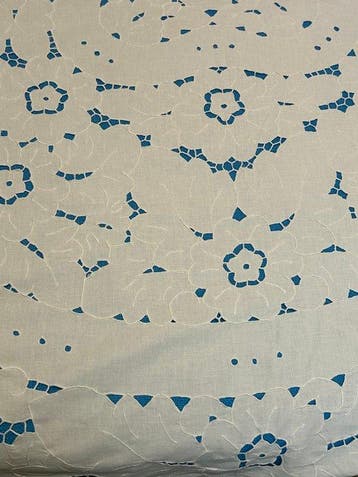 Nappe - 205 cm - 160 cm - Ancienne nappe brodée