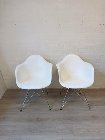 Vitra - Charles Eames, Ray Eames - Chaise (2) - DAR -