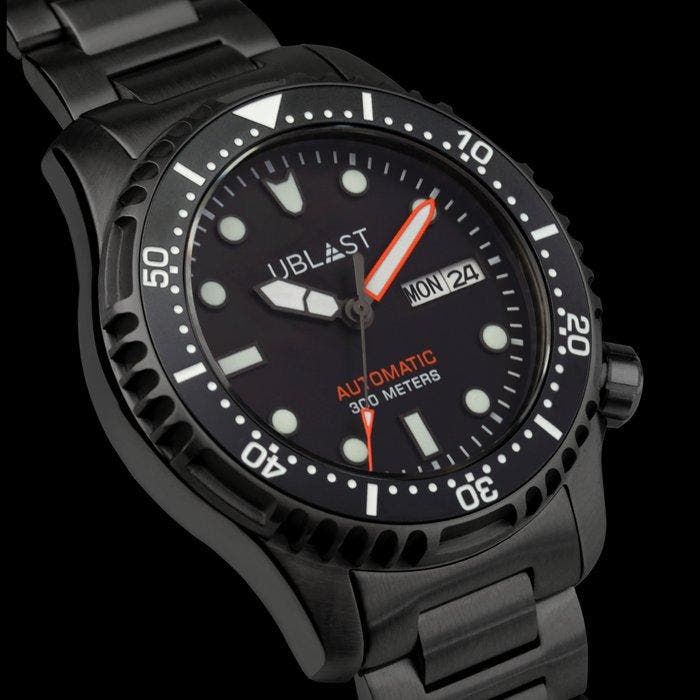 Ublast - Submerged 30 ATM - REF.UBSBM40BKB - Heren - 2026, Bijoux, Sacs & Beauté, Montres | Hommes