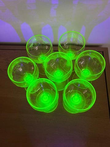 Wijnglas (7) - Uraniumglas