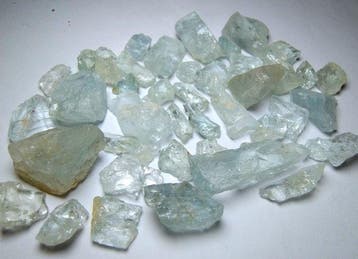 150 ct - Natuurlijke kristal aquamarijn - Ruw- 30 g