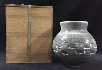 Fine Japanese Kumano Ware Ceramic Vase by Minoru - Geometric