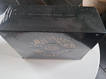 Pokémon - 1 Box - Elite Trainer Box Plus - Zacian - Sword &
