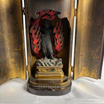 Antiek Japans houten boeddhistisch standbeeld van Fudo Myoo
