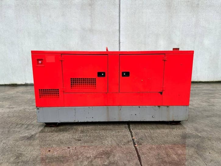 Veiling: Generator Gesan DPS100 Diesel 2005, Zakelijke goederen, Machines en Bouw | Aggregaten, Ophalen
