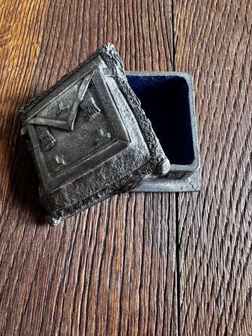 Silver Plated 1880c metal Masonic Box - Boîte de tabac à, Collections