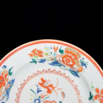 Bord - Assiette Famille Rouge à décor de fleurs - Porselein