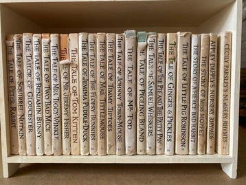 Beatrix Potter - Peter Rabbits Wooden Book Shelf With
