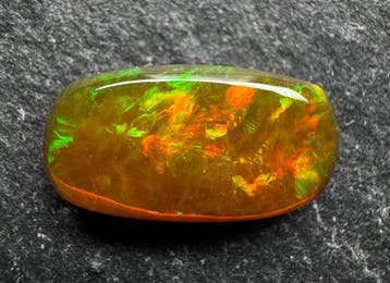 Opaal Cabochon- 0.53 g