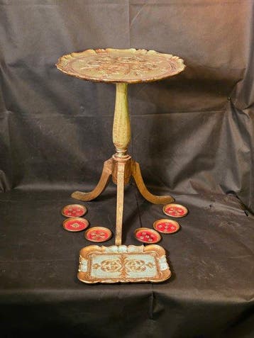 Florentine Wine Table - Dressoir (8) - Hout, Plastic, Antiek en Kunst