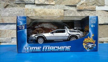 Back to the Future - Welly, 1:24 scale diecast model of the, Nieuw