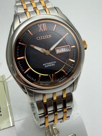 Citizen - Two-Tone – Textured Black Dial – JDM Day-Date