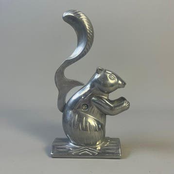 Notenkraker - Vintage - Aluminium Eekhoorn op stam -