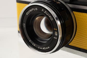 Olympus 35 DC Re-skinned in new Genuine Leather | Meetzoeker, Nieuw